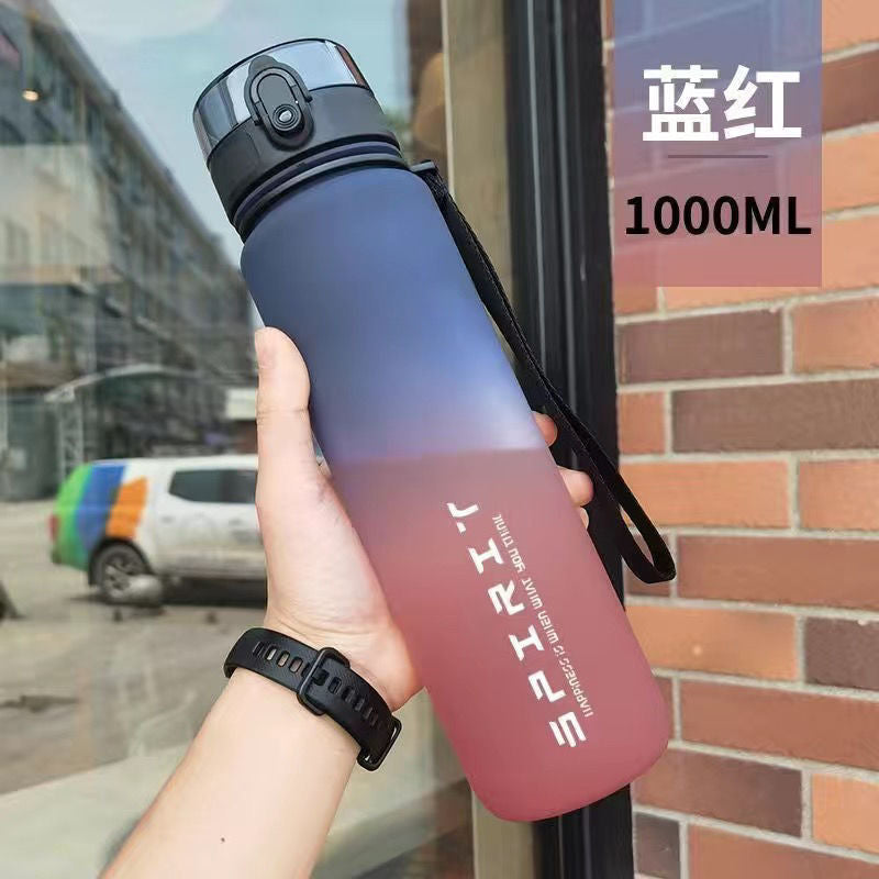 Vaso deportivo para agua para niños 2025, nuevo para verano, portátil, resistente a altas temperaturas, botella para fitness, para estudiantes, de gran capacidad para exteriores.