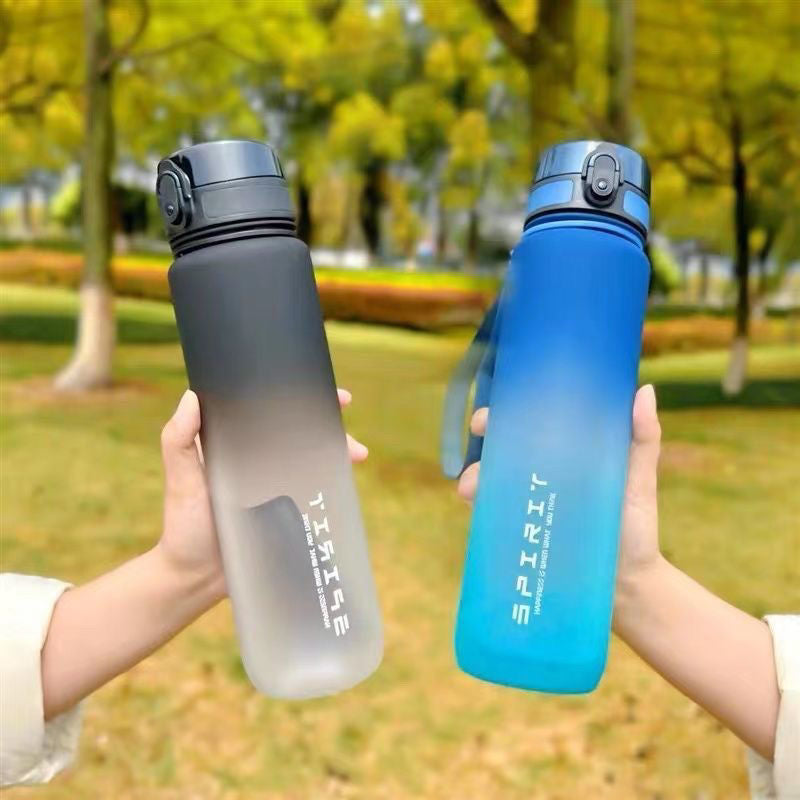 Vaso deportivo para agua para niños 2025, nuevo para verano, portátil, resistente a altas temperaturas, botella para fitness, para estudiantes, de gran capacidad para exteriores.